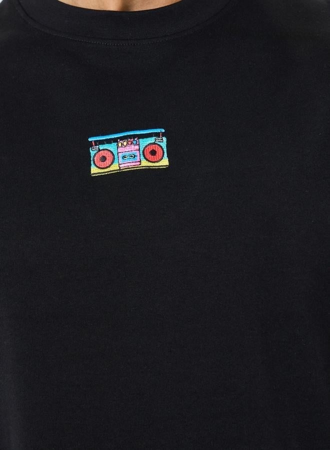 Styli Men Black Oversized Embroidered T-Shirt - Image 4